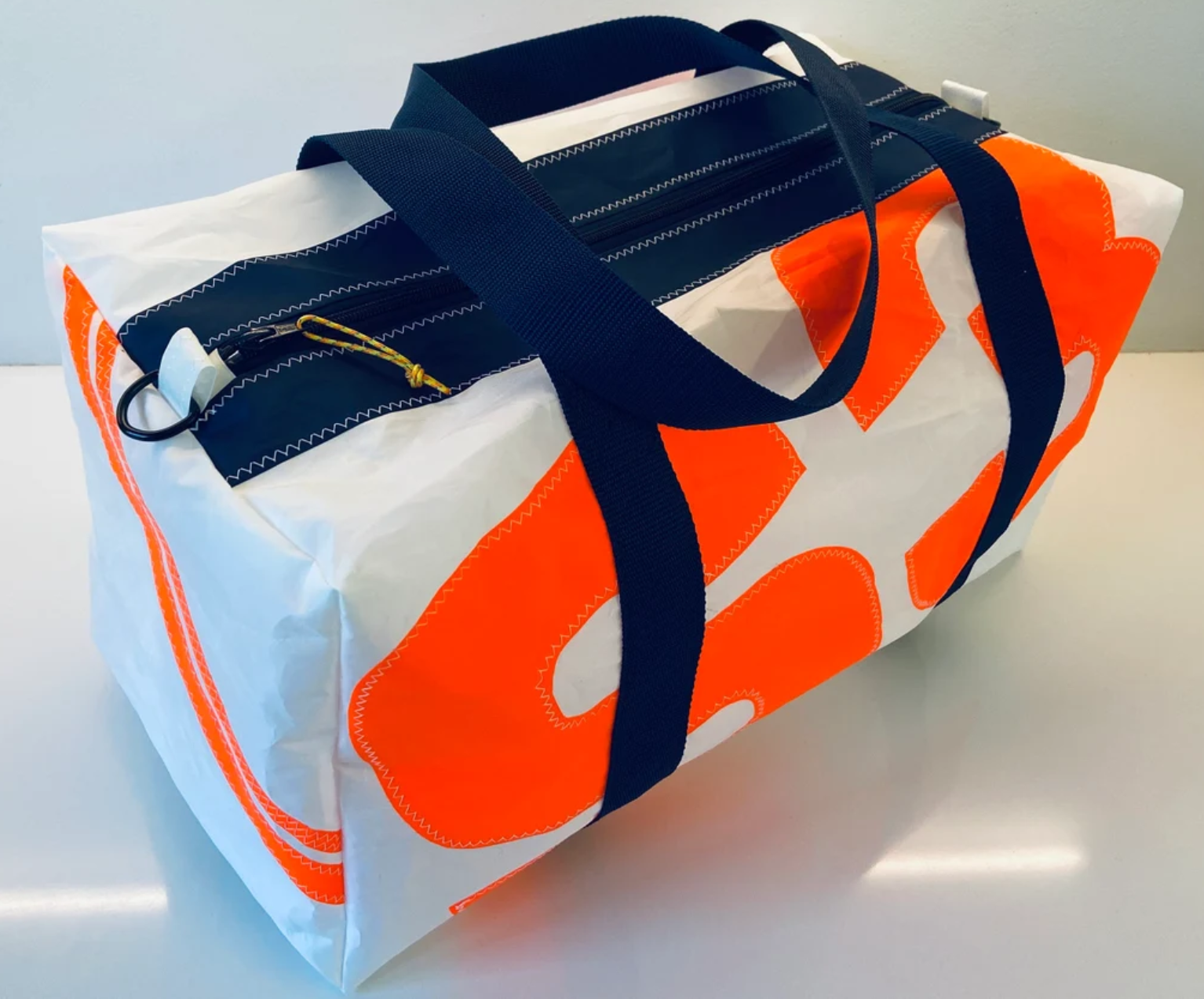 Travel bag made from recycled sails