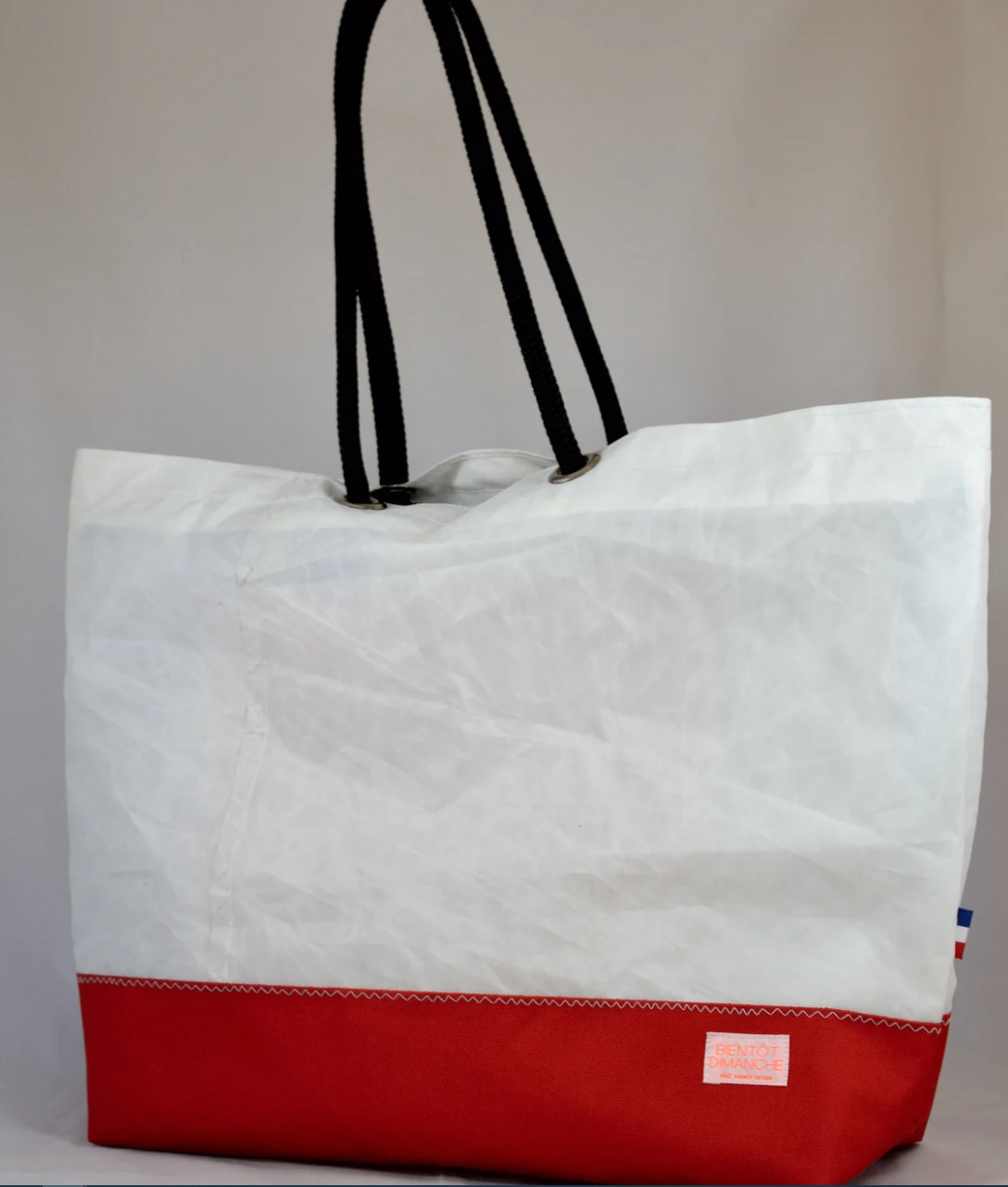 Beachbag made from upsailing sail