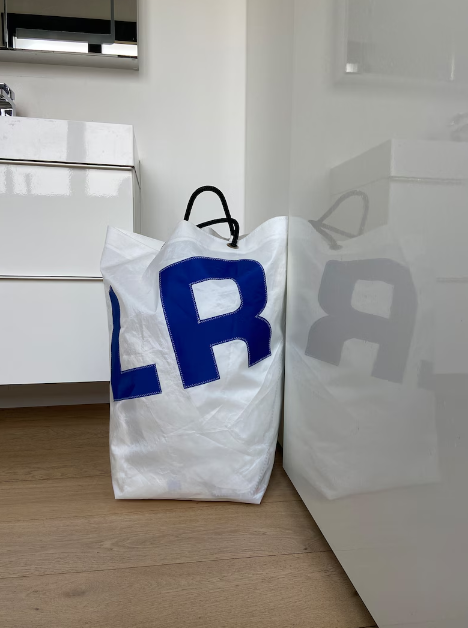 Laundry bag made from upcycled sail 